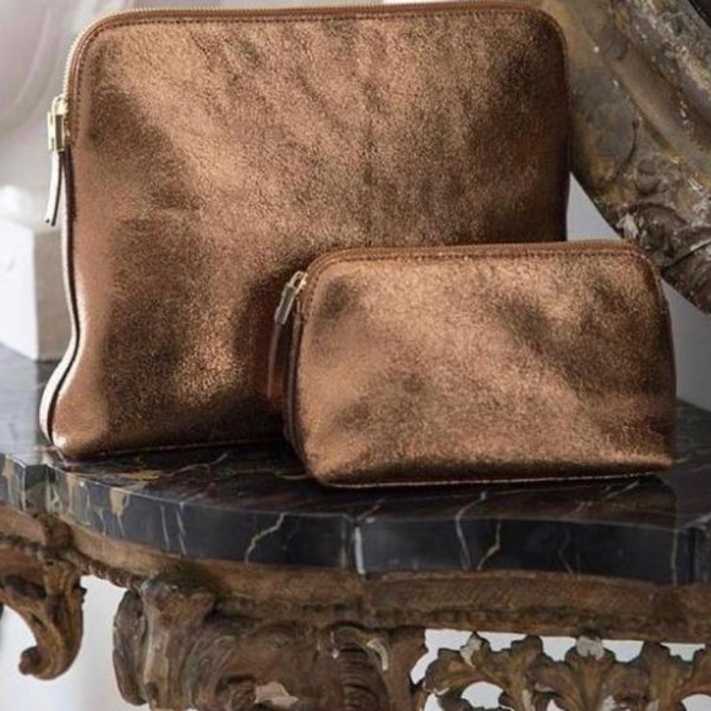 NWOT! India Hicks Bronze Insider Bag